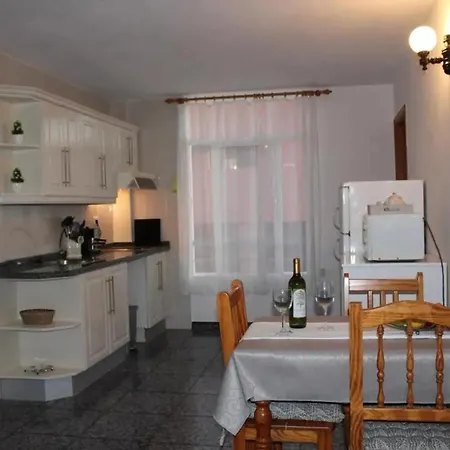 Cosy With Mountain View In 45 M² Balcony アパート *