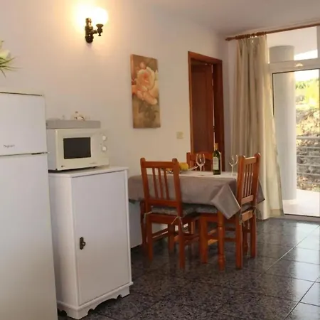 Cosy With Mountain View In 45 M² Balcony Puerto De Naos